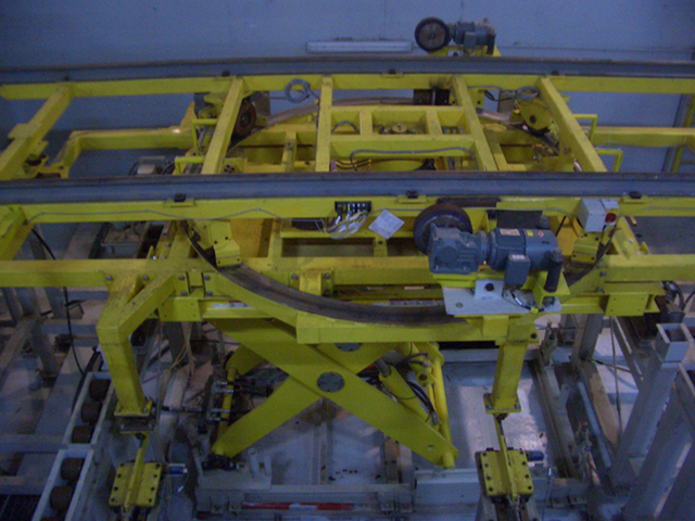 旋轉升降（jiàng）台